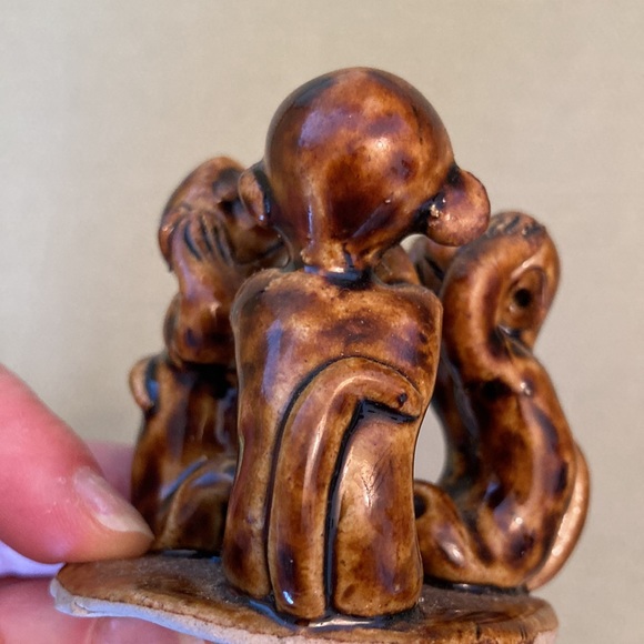 3 wise monkeys, glazed clay sculpture, see no evil, hear no evil, speak no evil - Picture 10 of 10